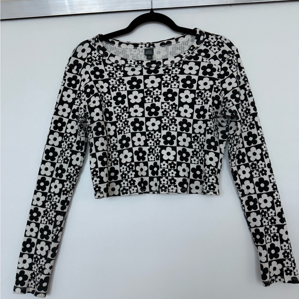WOMEN'S WILD FABLE FLOWER LONG SLEEVE CROP TOP
